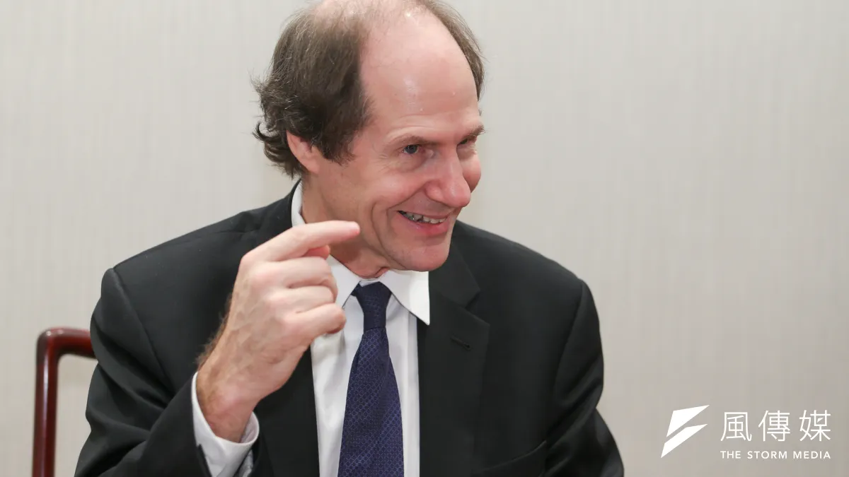哈佛法學院教授凱斯.桑思汀(Cass R.Sunstein)談起他最廣為人知的「司法最小主義」,細膩而謹慎的談吐讓人印象深刻。(陳明仁攝)
