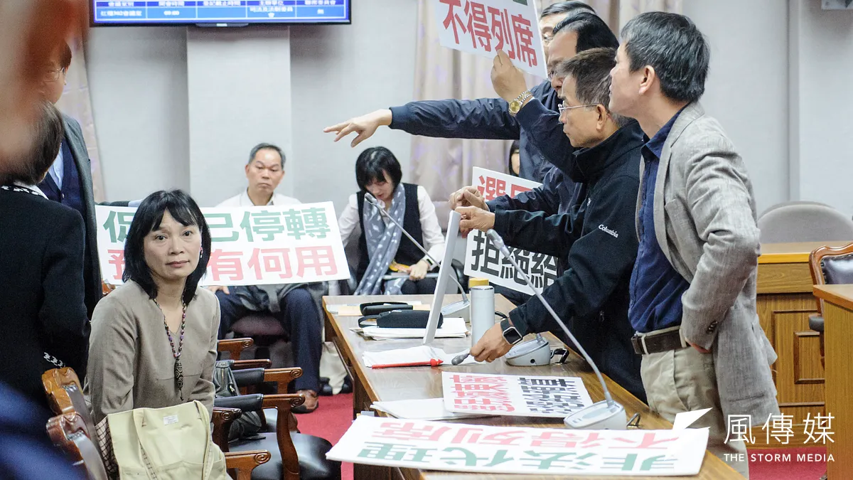「東廠事件」發生後,促轉會形象全毀機關搖搖欲墜。圖為國民黨立委抗議促轉會拒審預算。(資料照,甘岱民攝) 「東廠事件」發生後,促轉會形象全毀機關搖搖欲墜。圖為國民黨立委抗議促轉會拒審預算。(資料照,甘岱民攝)