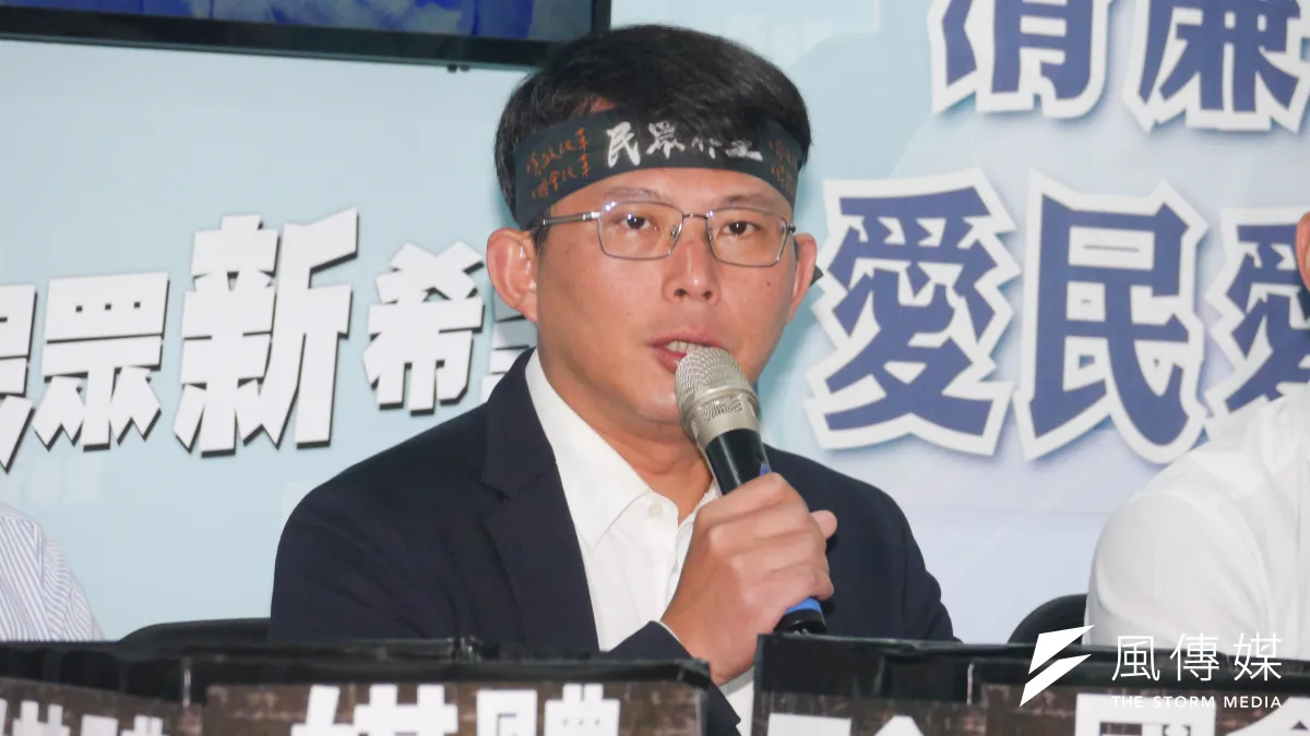 民進黨團質疑立法院會處理修法時有舉手表決、條文未宣讀等瑕疵,民眾黨立委黃國昌指出,民進黨團想在表決時「創造兩難」。(資料照,蔡親傑攝)