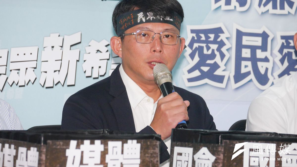 民進黨團質疑立法院會處理修法時有舉手表決、條文未宣讀等瑕疵,民眾黨立委黃國昌指出,民進黨團想在表決時「創造兩難」。(資料照,蔡親傑攝) 民進黨團質疑立法院會處理修法時有舉手表決、條文未宣讀等瑕疵,民眾黨立委黃國昌指出,民進黨團想在表決時「創造兩難」。(資料照,蔡親傑攝)