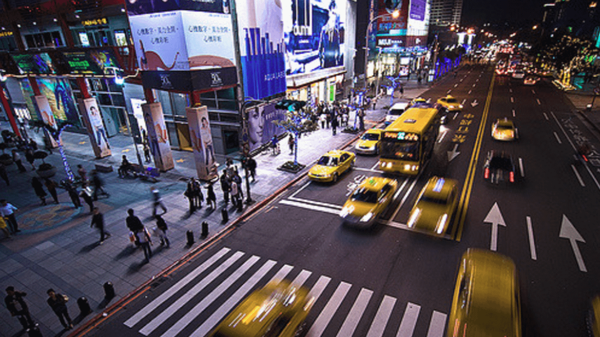 在繁忙的現代生活裡,人類必須要停下來思考攸關世界的課題(圖 / Vincent Chen @ flickr) 在繁忙的現代生活裡,人類必須要停下來思考攸關世界的課題(圖 / Vincent Chen @ flickr)