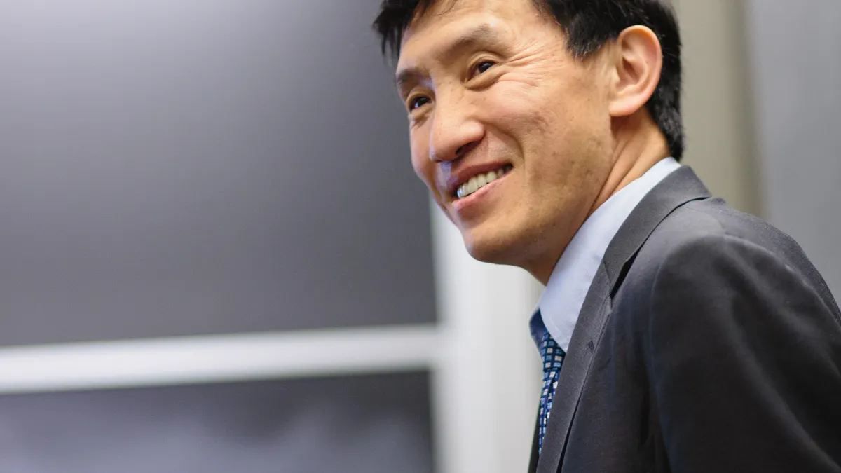 美國麻省理工史隆管理學院前副院長黃亞生 (黃亞生提供)