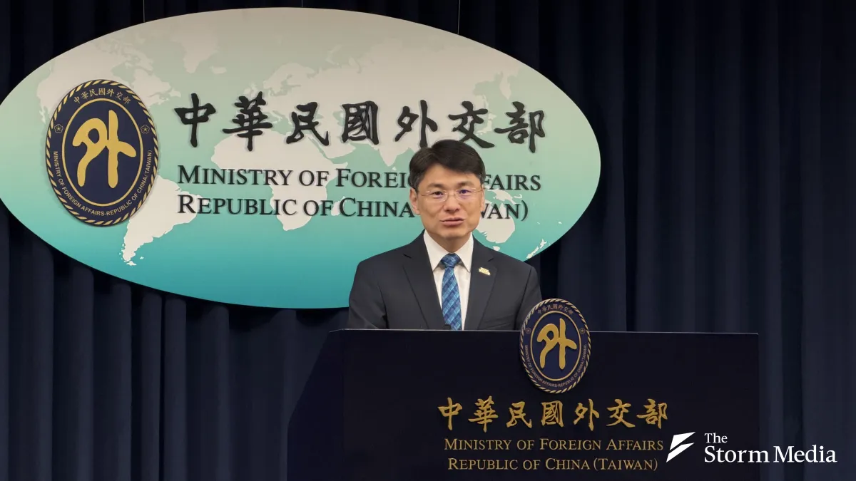 Foreign Ministry spokesperson Hsiao Kuang-wei hosts the ministry's regular press briefing on September 8, where he issued travel advisories on Myanmar and Thailand's new anti-fraud and immigration enforcement measures.