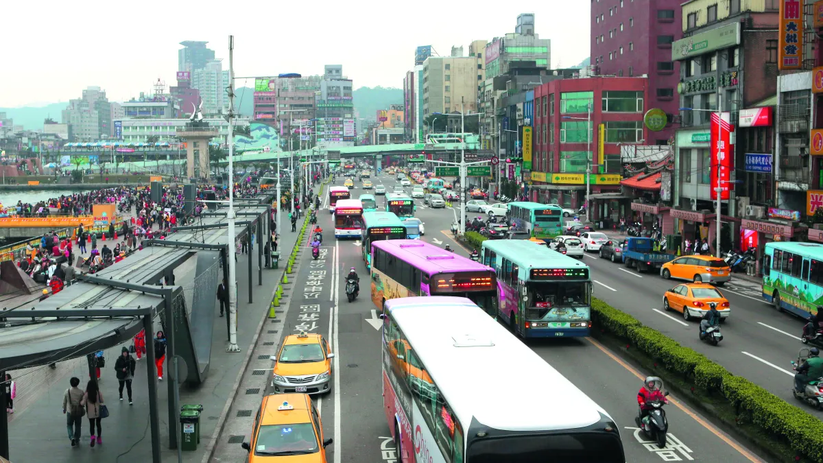 基隆市積極提升市公車服務品質,並推動快捷公車。(柯承惠攝)