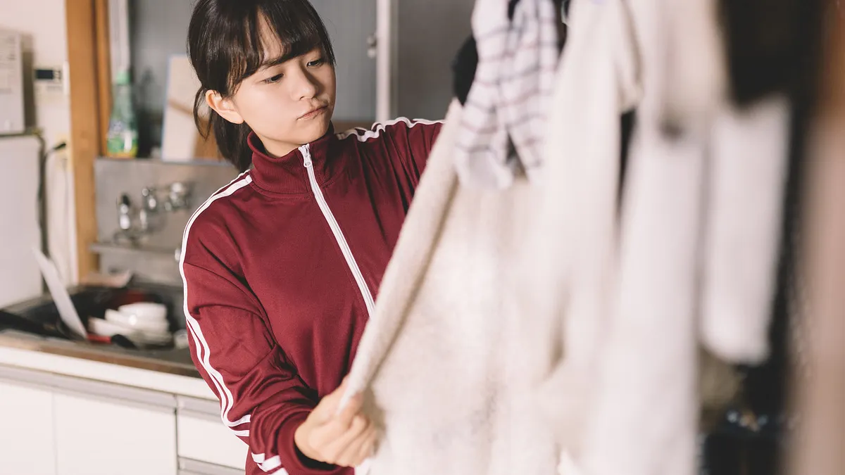 衣服沾到油漬怎麼辦?日本專家教你輕鬆去汙的秘訣。(示意圖/取自pakutaso) 衣服沾到油漬怎麼辦?日本專家教你輕鬆去汙的秘訣。(示意圖/取自pakutaso)