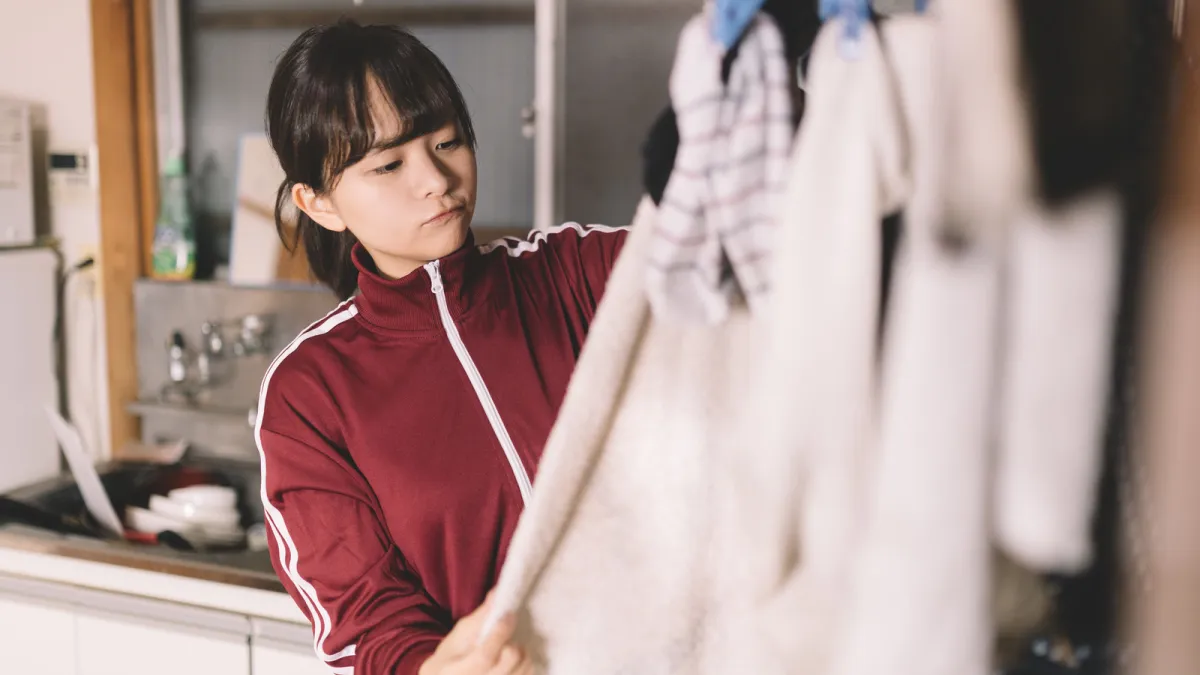 衣服沾到油漬怎麼辦?日本專家教你輕鬆去汙的秘訣。(示意圖/取自pakutaso)