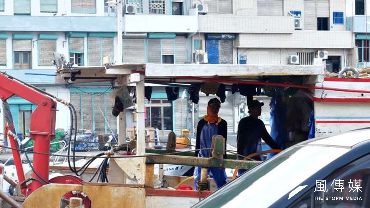 國家人權委員會30日舉行「海上人權路-外籍漁工人權專案報告發表會」,道出如何解決重挫台灣國際形象、最棘手的人權問題。示意圖。(資料照,謝孟穎攝) 國家人權委員會30日舉行「海上人權路-外籍漁工人權專案報告發表會」,道出如何解決重挫台灣國際形象、最棘手的人權問題。示意圖。(資料照,謝孟穎攝)