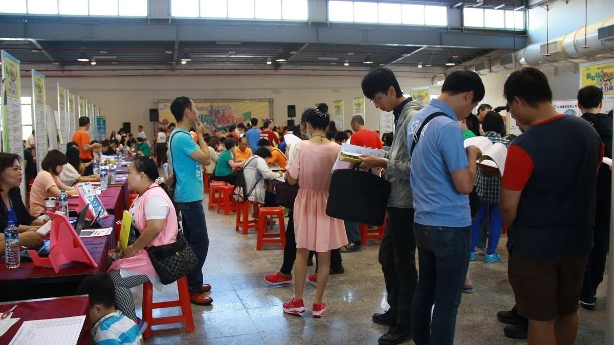 為即將畢業及轉職者媒合 南投縣府辦就業博覽會