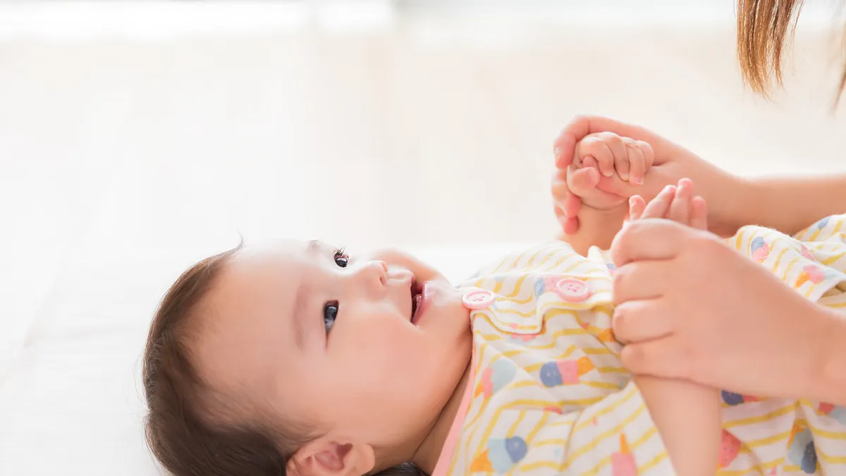 為何爸爸比媽媽更適合請育嬰假?全職奶爸曝3大原因。(示意圖/取自pakutaso) 為何爸爸比媽媽更適合請育嬰假?全職奶爸曝3大原因。(示意圖/取自pakutaso)