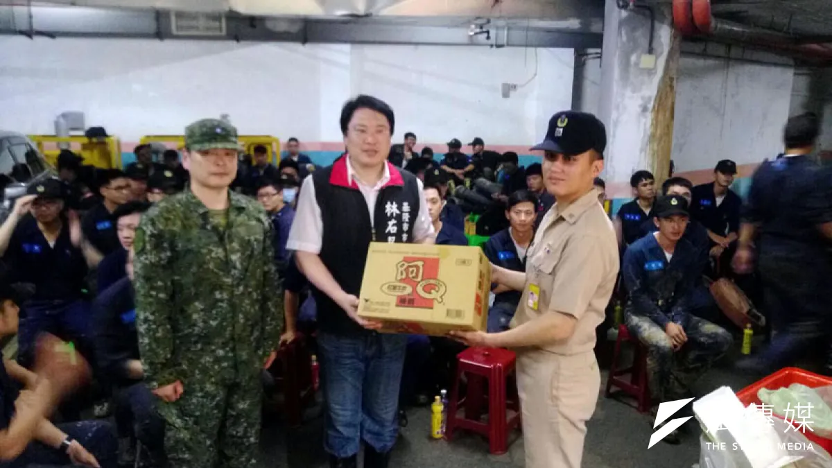 市長林右昌感謝國軍全力支援救災。(圖/張毅攝)