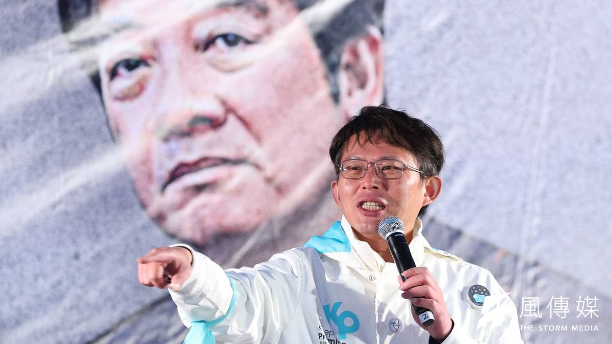 民眾黨代理主席黃國昌11日出席111遊行,並上台致詞。(顏麟宇攝) 民眾黨代理主席黃國昌11日出席111遊行,並上台致詞。(顏麟宇攝)