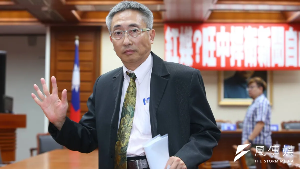針對「紅媒」爭議,旺旺中時媒體集團19日在立法院召開記者會,中國時報社長王丰痛批「今天是中華民國新聞史上最黑暗的一段日子。」(顏麟宇攝)