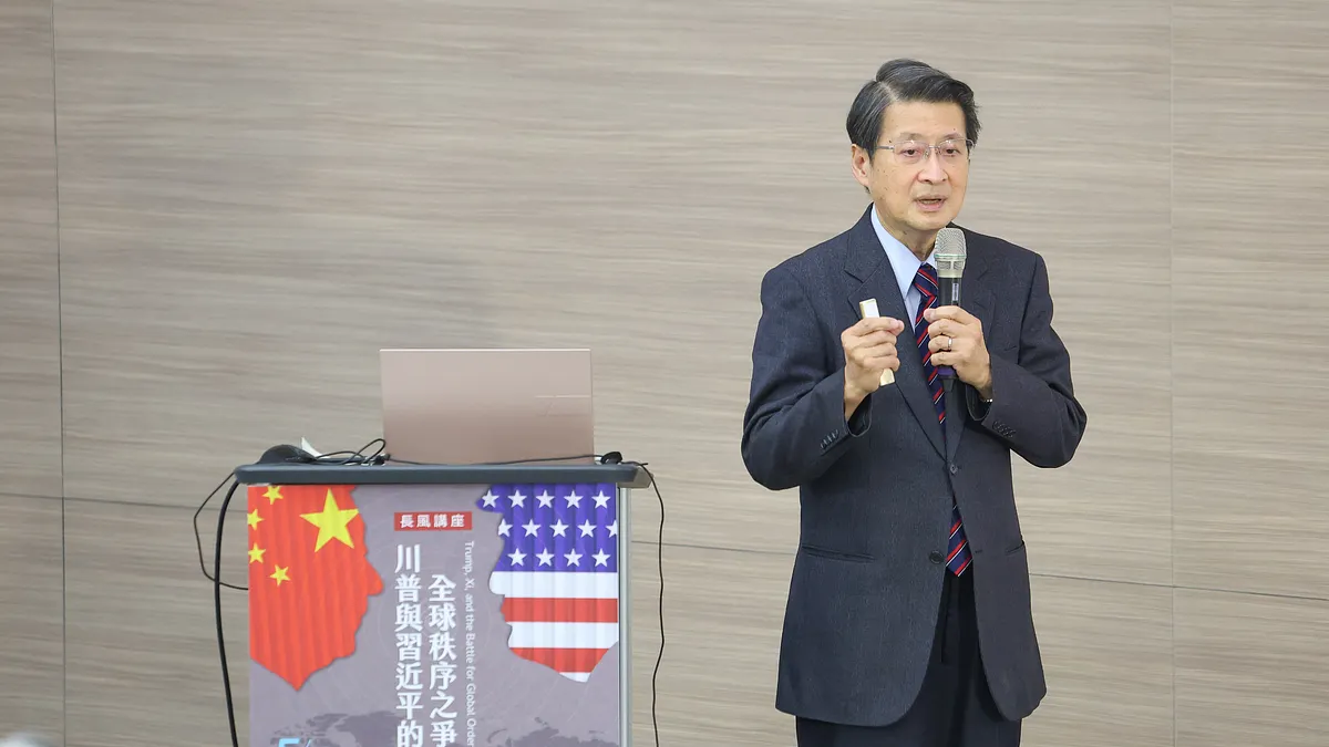 中研院院士吳玉山17日出席「川普與習近平的全球秩序之爭」座談。(顏麟宇攝) 中研院院士吳玉山17日出席「川普與習近平的全球秩序之爭」座談。(顏麟宇攝)