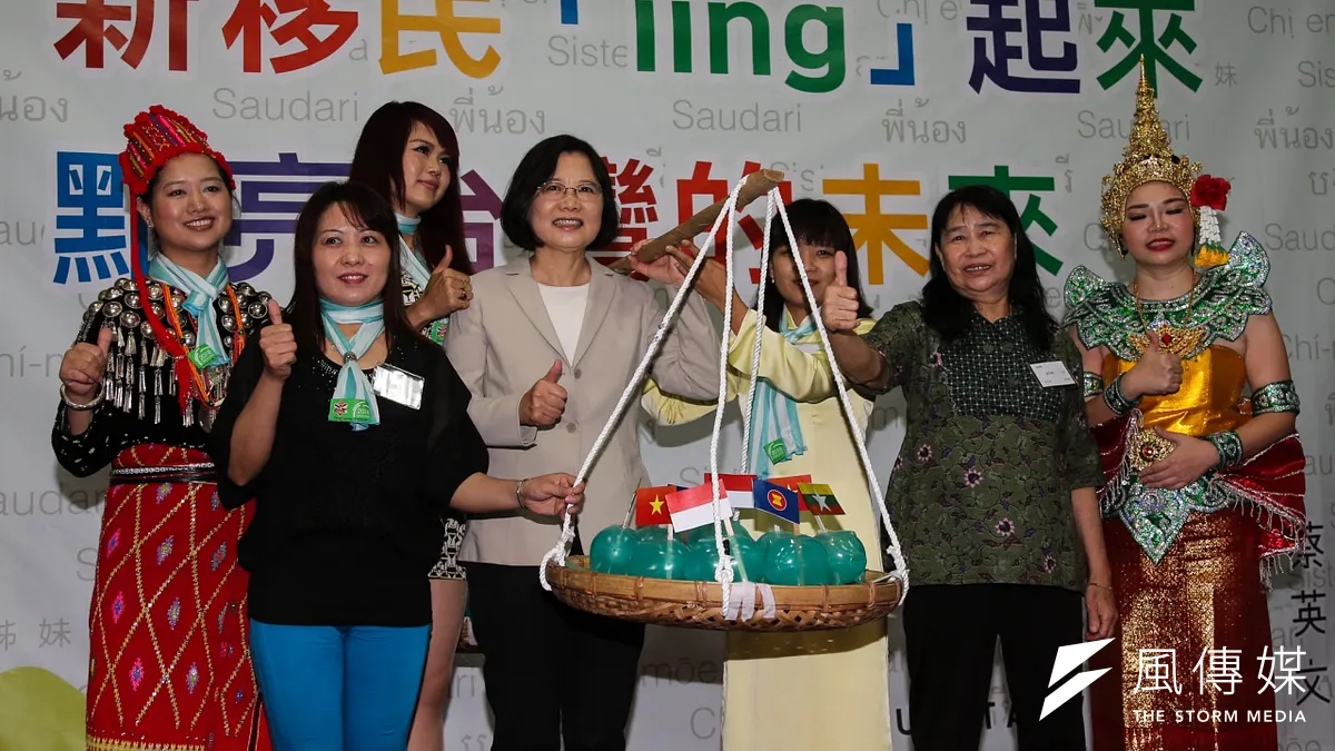 蔡英文出席2016全國東南亞小英姊妹會成立記者會(陳明仁攝) 蔡英文出席2016全國東南亞小英姊妹會成立記者會(陳明仁攝)