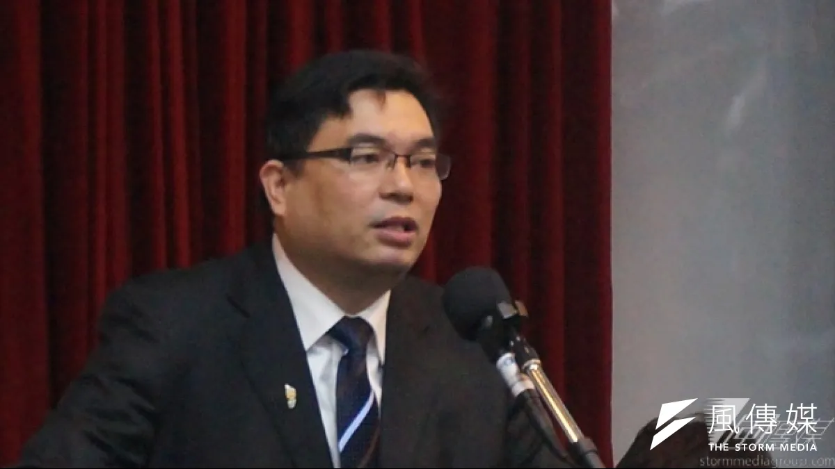 據未來事件交易所數據,11天後的九合一大選或將翻轉藍綠統治人口數,來到綠多於藍的情況。圖為未來事件交易所執行長洪耀南。(王彥喬攝)