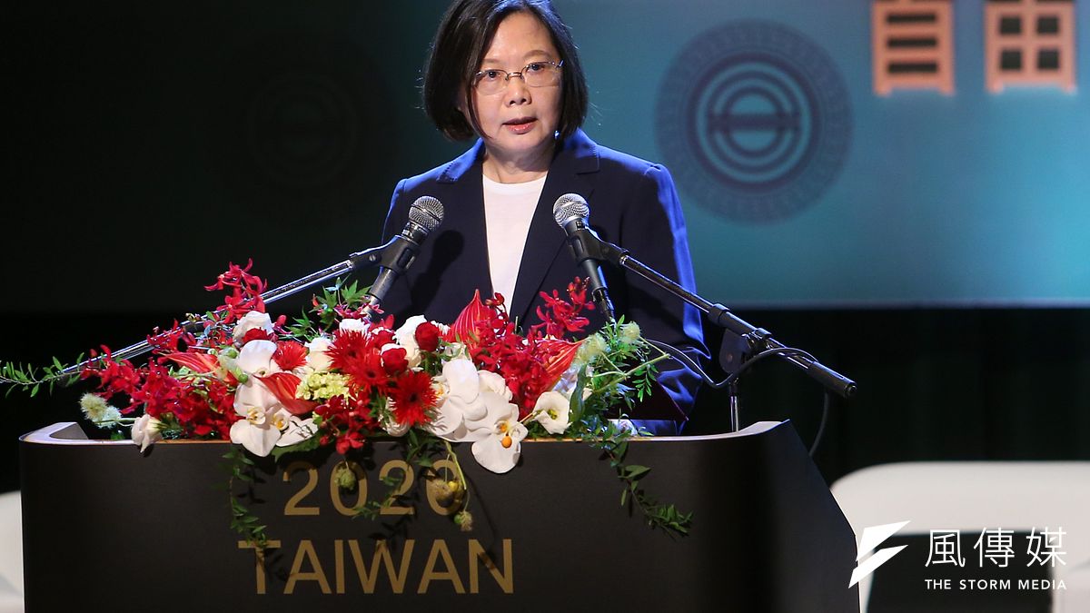 蔡英文總統再次提醒民進黨人,「升官發財請走別路」。(顏麟宇攝) 蔡英文總統再次提醒民進黨人,「升官發財請走別路」。(顏麟宇攝)