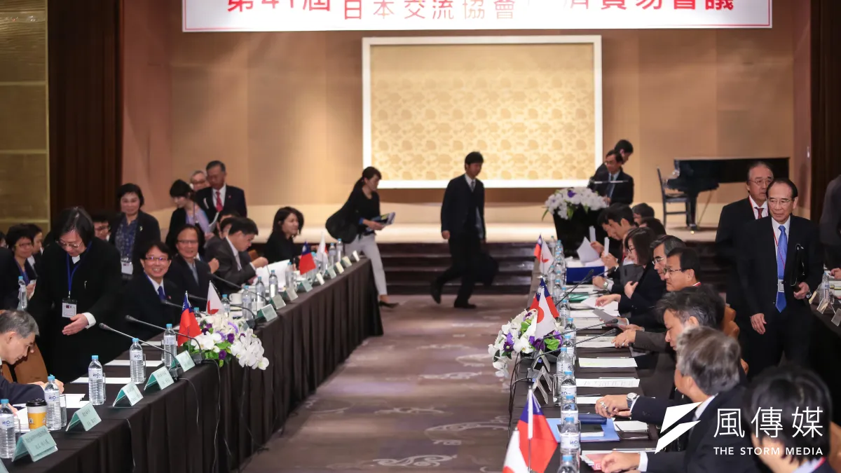日本交流協會正式更名為日本台灣交流協會,圖為亞東關係協會會長邱義仁、日本交流協會會長大橋光夫29日出席「台日經濟貿易會議」。(顏麟宇攝)