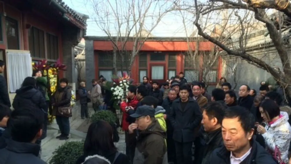 今年1月趙紫陽逝世10週年,民眾自發前往他在北京生前住所祭拜。(BBC中文網)