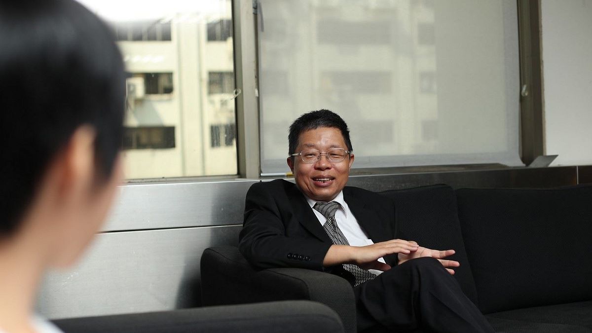 管仁健回憶起剛解嚴,那是社會衝撞的開始。(圖/文化+) 管仁健回憶起剛解嚴,那是社會衝撞的開始。(圖/文化+)