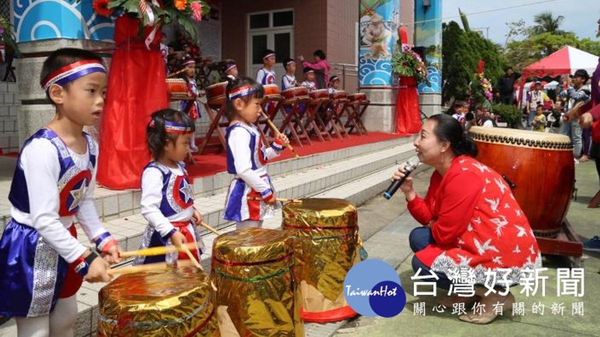 東石國小101週年校慶 200公尺通學步道落成 東石國小101週年校慶 200公尺通學步道落成