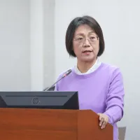 國民黨立委翁曉玲表示,此次修正草案目的只有一個,就是縮短現行偵查與審判中的羈押期限規定,防止羈押遭到濫用。(顏麟宇攝) 國民黨立委翁曉玲表示,此次修正草案目的只有一個,就是縮短現行偵查與審判中的羈押期限規定,防止羈押遭到濫用。(顏麟宇攝)