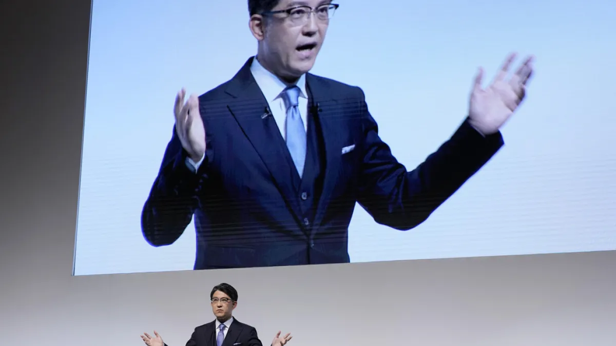 豐田(Toyota)汽車據傳將前進中國大陸,設置獨資的電動車工廠。圖為豐田社長佐藤恒治。(美聯社)