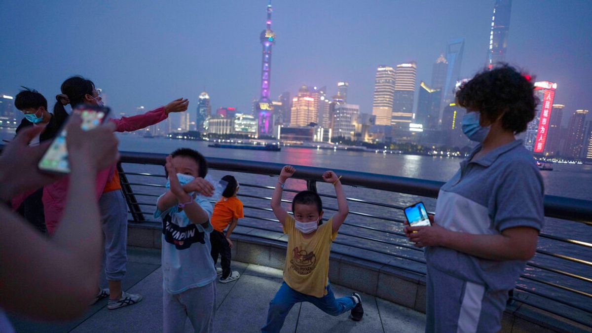 2022年6月1日,上海市民迎來解封的第一天。(美聯社) 2022年6月1日,上海市民迎來解封的第一天。(美聯社)