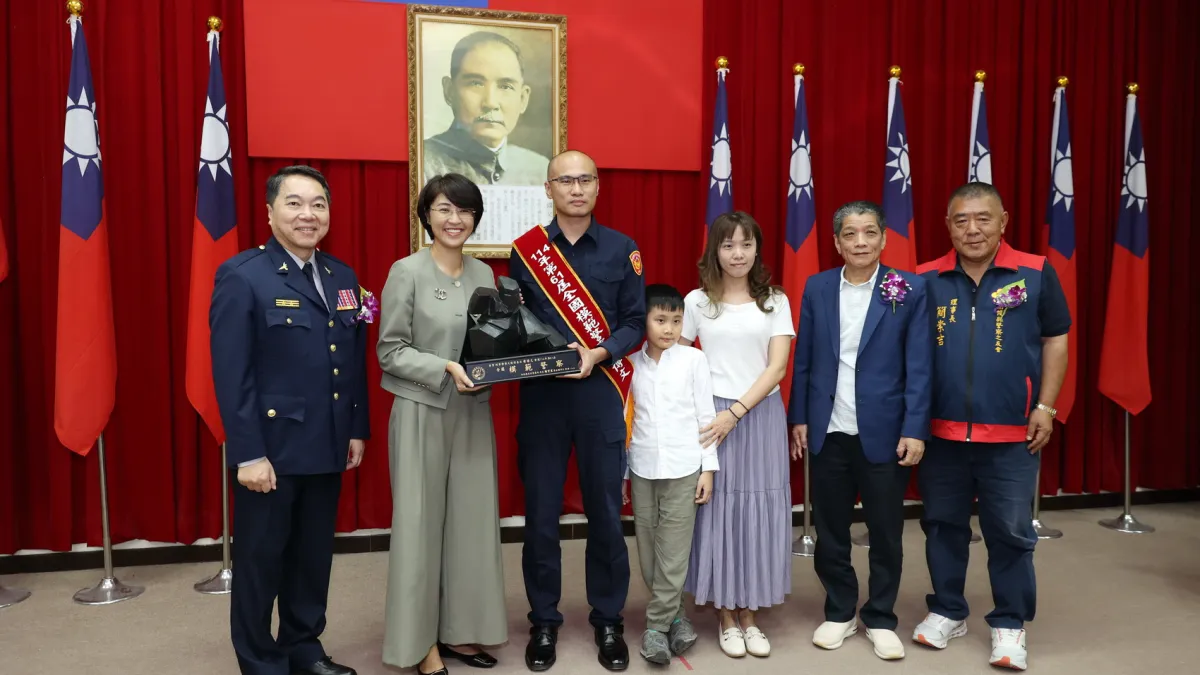 南投縣長許淑華主持「114年警察節慶祝大會」,頒獎表揚全國及縣警局模範警察、績優員工。(圖/南投縣政府)