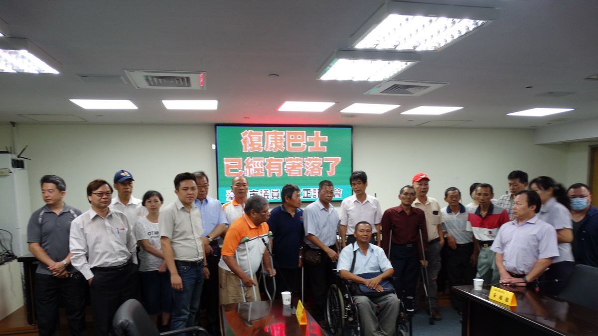 台南市沒有大型復康巴士 議員要求市府年底前購買 台南市沒有大型復康巴士 議員要求市府年底前購買