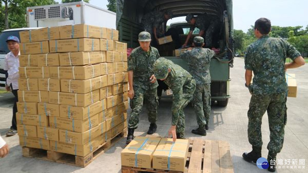 慰問國軍官兵辛勞 南市府致贈台灣鯛加菜 慰問國軍官兵辛勞 南市府致贈台灣鯛加菜
