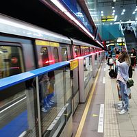台北メトロには多くの路線が走っているが、最も馴染みのあるブルーラインには、長年の利用者でも乗ったことがない「伝説のルート」が隠されている。(イメージ写真/Unsplashより) 台北メトロには多くの路線が走っているが、最も馴染みのあるブルーラインには、長年の利用者でも乗ったことがない「伝説のルート」が隠されている。(イメージ写真/Unsplashより)