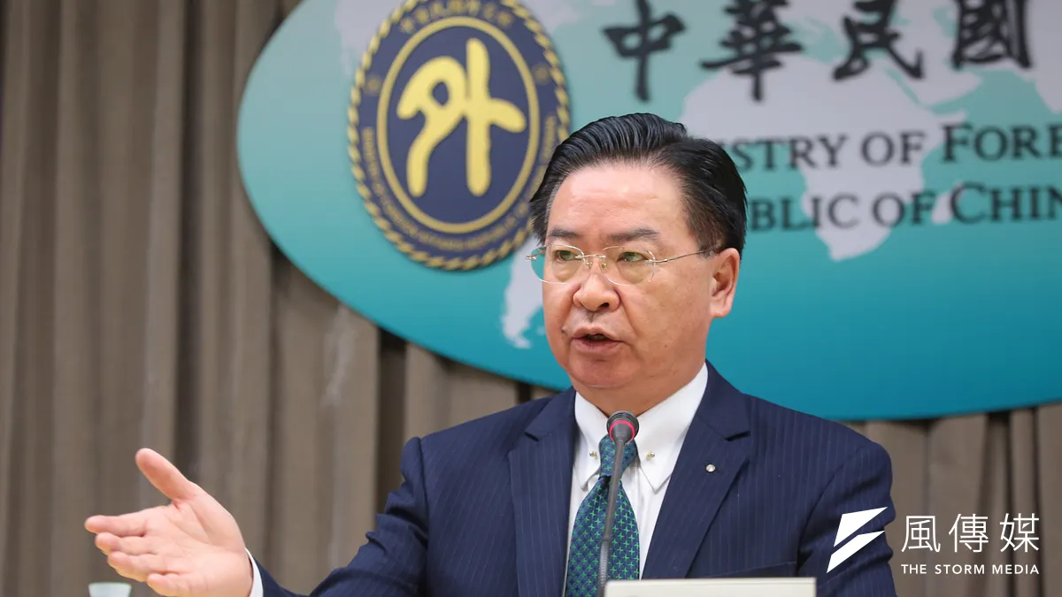 民進党陣営のスパイ事件が次々と発覚し、国家安全会議秘書長の呉釗燮氏が外務大臣を務めていた時の補佐官何仁傑氏も、共産党スパイとして吸収され、外務省の機密情報を中国情報機関員に提供した疑いがある。(顔麟宇撮影) 民進党陣営のスパイ事件が次々と発覚し、国家安全会議秘書長の呉釗燮氏が外務大臣を務めていた時の補佐官何仁傑氏も、共産党スパイとして吸収され、外務省の機密情報を中国情報機関員に提供した疑いがある。(顔麟宇撮影)