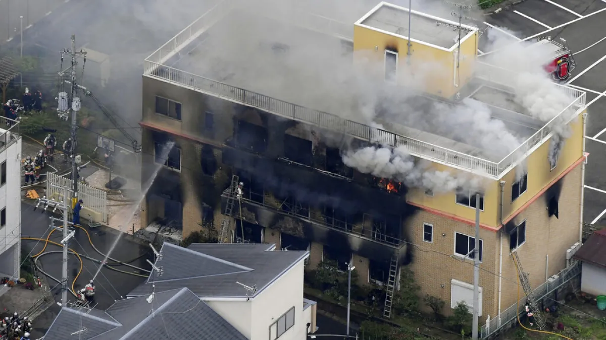 京都動畫公司18日陷入火海,釀成33死35傷的慘劇。(美聯社)