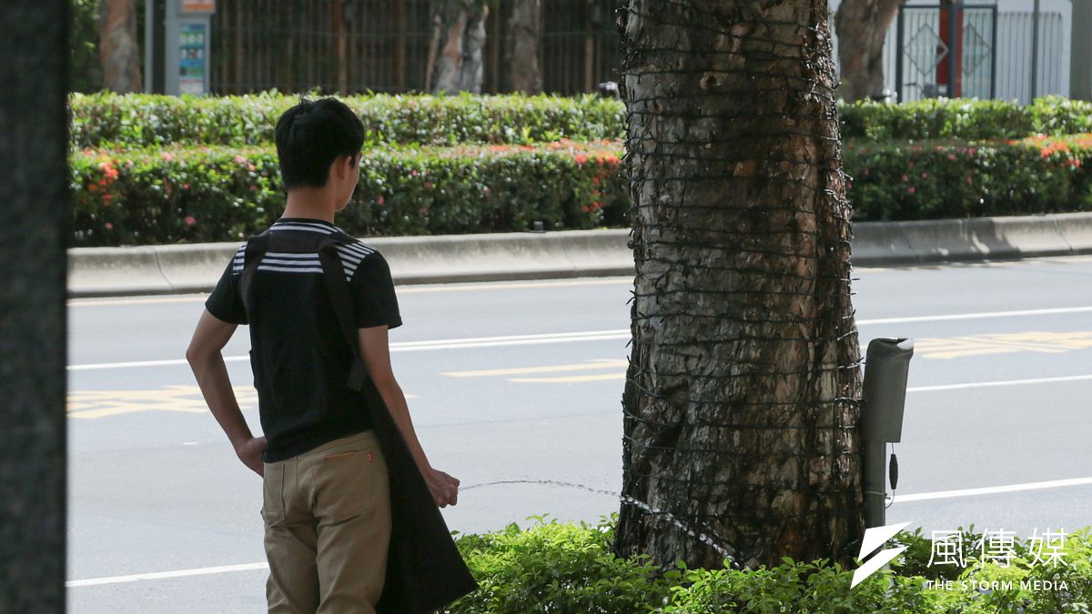 蓮花、昌鴻雙颱齊攻,氣象局預估最快明晚發昌鴻海上警報,但颱風來襲前,各地仍有可能出現高溫。(余志偉攝) 蓮花、昌鴻雙颱齊攻,氣象局預估最快明晚發昌鴻海上警報,但颱風來襲前,各地仍有可能出現高溫。(余志偉攝)