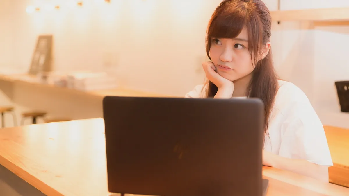 I'll think about it.在多數老外耳裡,會覺得是拒絕的藉口。(示意圖非本人/pakutaso) I'll think about it.在多數老外耳裡,會覺得是拒絕的藉口。(示意圖非本人/pakutaso)