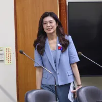 国民党の鄭麗文主席は30日に記者会見を開き、代表団を率いて中国を訪問すると発表した。(写真/顔麟宇撮影) 国民党の鄭麗文主席は30日に記者会見を開き、代表団を率いて中国を訪問すると発表した。(写真/顔麟宇撮影)