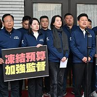 國民黨立院黨團17日舉行「凍結預算、加強監督」記者會。(顏麟宇攝) 國民黨立院黨團17日舉行「凍結預算、加強監督」記者會。(顏麟宇攝)