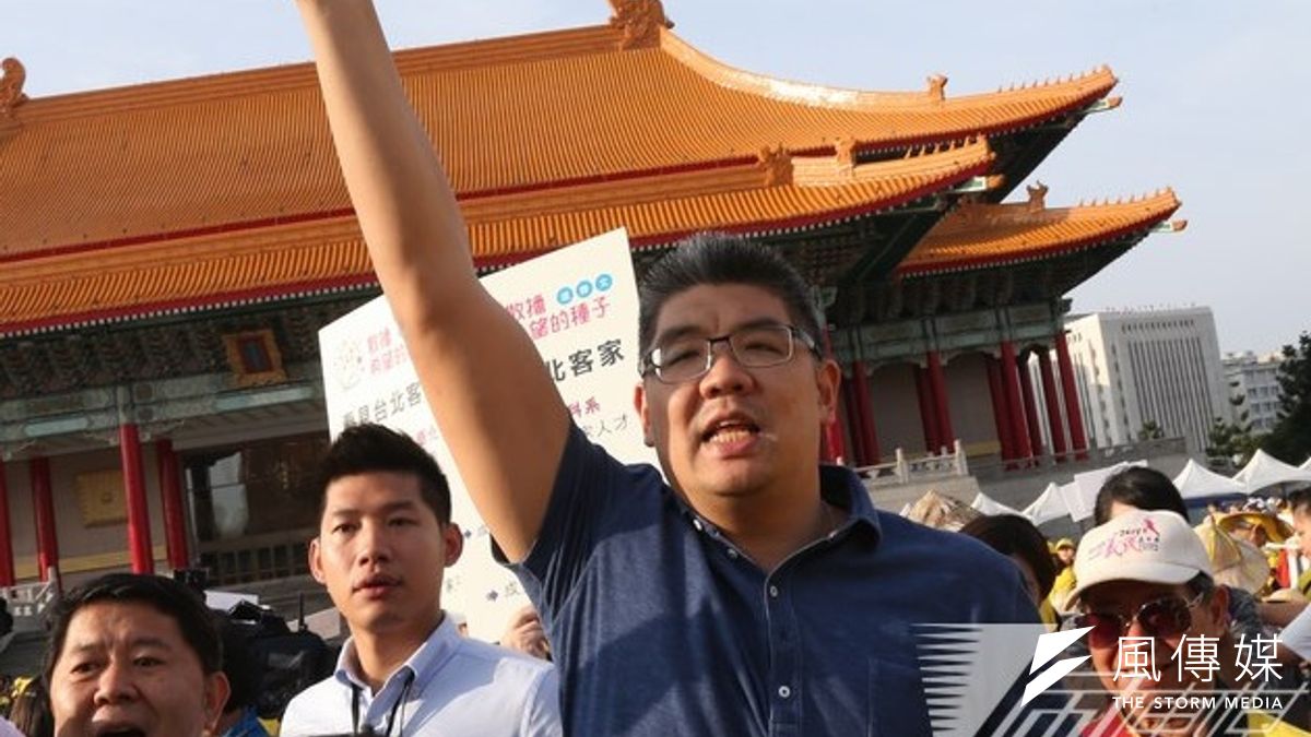 國民黨台北市長參選人連勝文近來民調一路落後,他28日接受專訪時表示,會警惕,而且絕對不會放棄。(資料照片,吳逸驊攝) 國民黨台北市長參選人連勝文近來民調一路落後,他28日接受專訪時表示,會警惕,而且絕對不會放棄。(資料照片,吳逸驊攝)