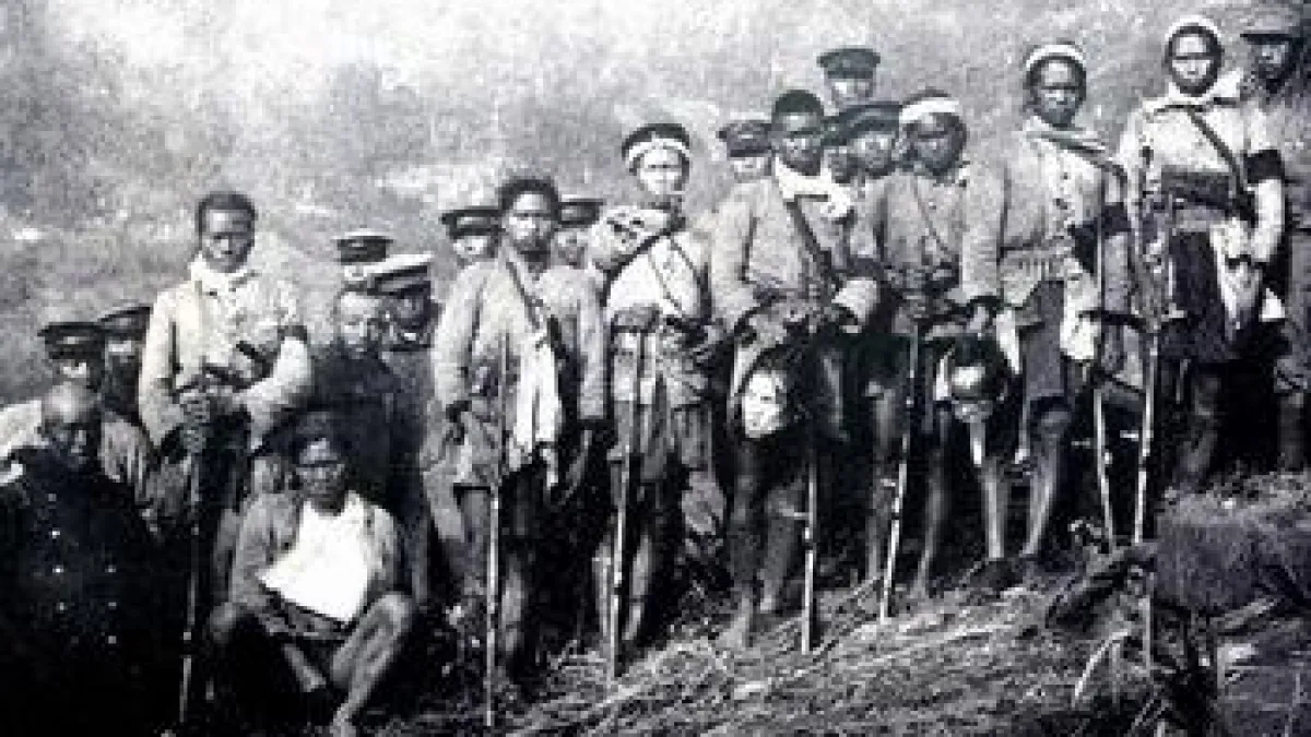 二戰期間,日本政府徵調受殖民的台灣原住民組成高砂義勇軍,成為戰爭前線的敢死隊,然而在戰後,身亡士兵和遺族都沒有獲得應有的尊重或補償。(取自網路)