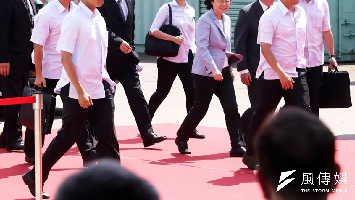 特勤人員被社會視為精銳,應以高標準檢視,能在總統身邊配槍執勤,是榮譽,也是一種無形的壓力。(資料照,蘇仲泓攝) 特勤人員被社會視為精銳,應以高標準檢視,能在總統身邊配槍執勤,是榮譽,也是一種無形的壓力。(資料照,蘇仲泓攝)