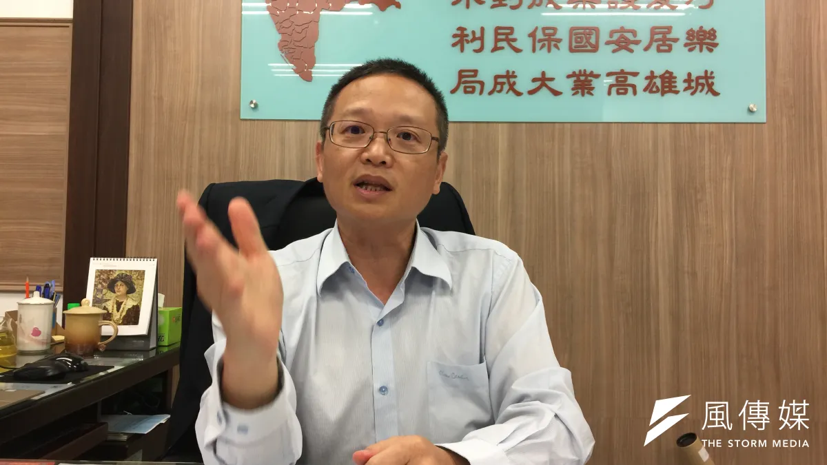 高雄市新任水利局長李戎威受「韓流」感召,由恩師前內政部長李鴻源引薦返鄉接掌水利局。(圖/徐炳文攝)