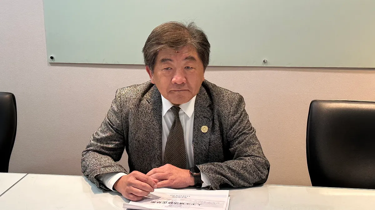 行政院政務委員陳時中今(10)日表示,行政院將推出行政院版《人工生殖法》修正草案,確定先以「脫鉤」處理。(羅立邦攝) 行政院政務委員陳時中今(10)日表示,行政院將推出行政院版《人工生殖法》修正草案,確定先以「脫鉤」處理。(羅立邦攝)