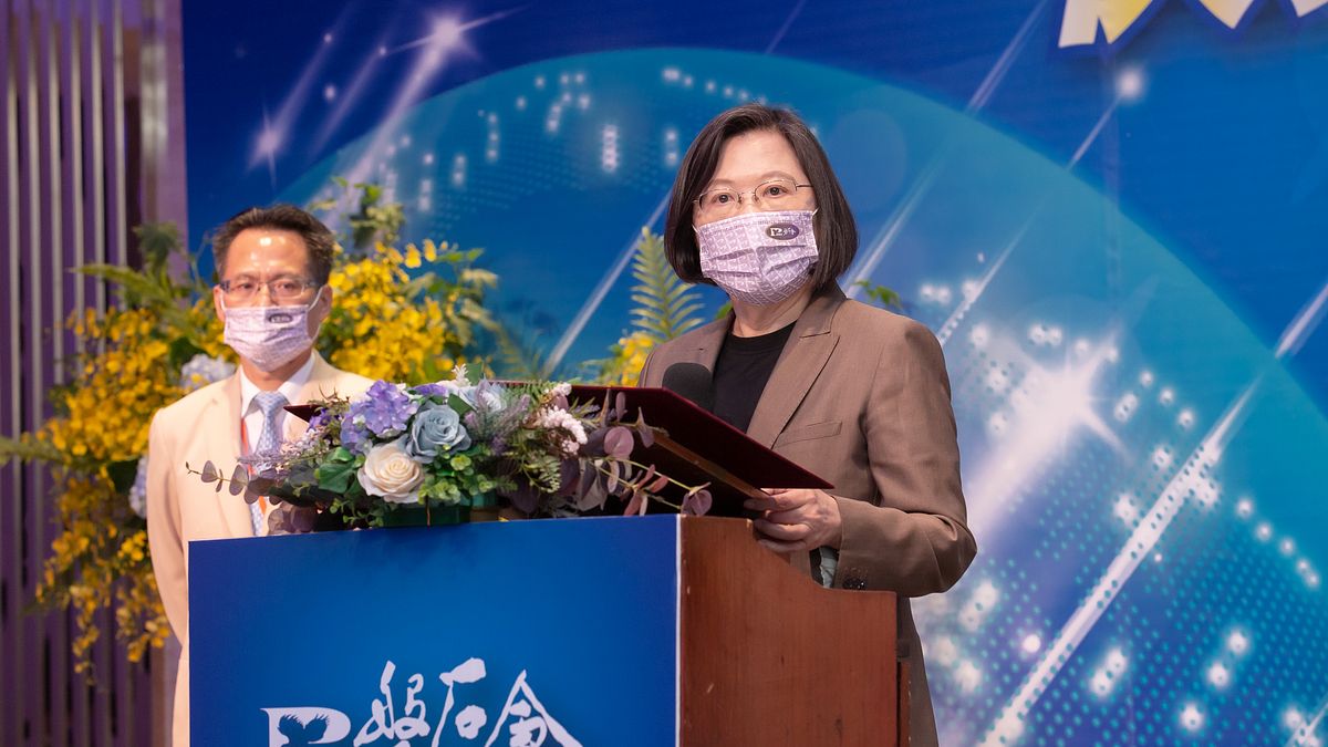 總統蔡英文20日出席磐石會會長交接典禮,特別針對電力問題致辭。(總統府提供) 總統蔡英文20日出席磐石會會長交接典禮,特別針對電力問題致辭。(總統府提供)