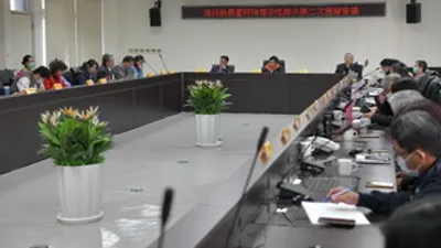 因應武漢肺炎,南投縣府即召開「南投縣嚴重特殊傳染性肺炎第二次應變會議」,會議由副縣長陳正昇主持。(圖/南投縣政府提供)