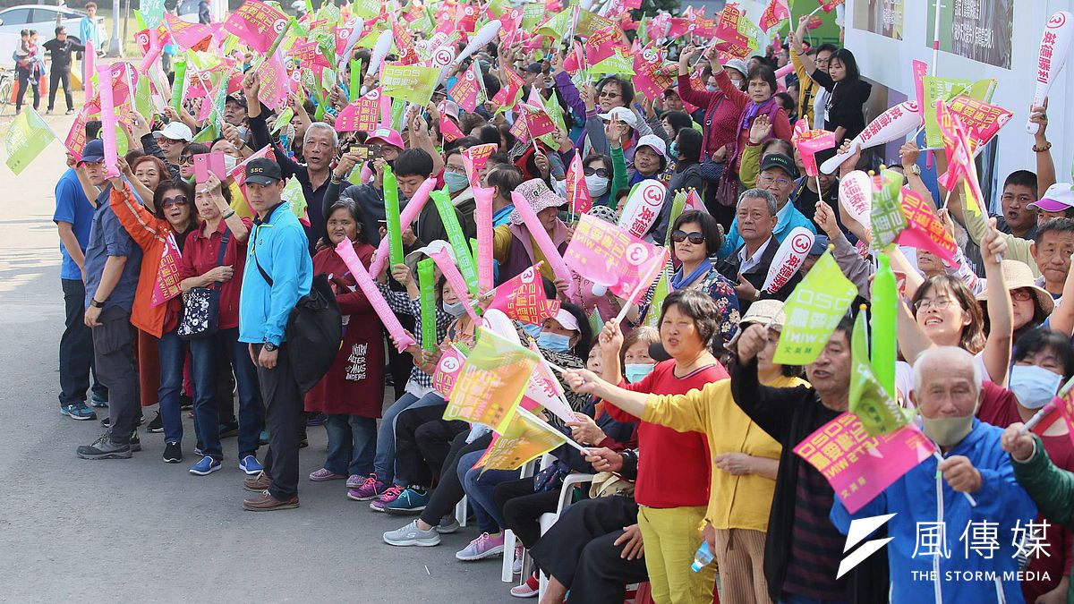 民進黨湧言會新人組成的「高雄正能量」,與菊系班底為主的「邁向過半大聯盟」,近期為了新人資格加分爭議槓上。示意圖。(資料照,柯承惠攝) 民進黨湧言會新人組成的「高雄正能量」,與菊系班底為主的「邁向過半大聯盟」,近期為了新人資格加分爭議槓上。示意圖。(資料照,柯承惠攝)