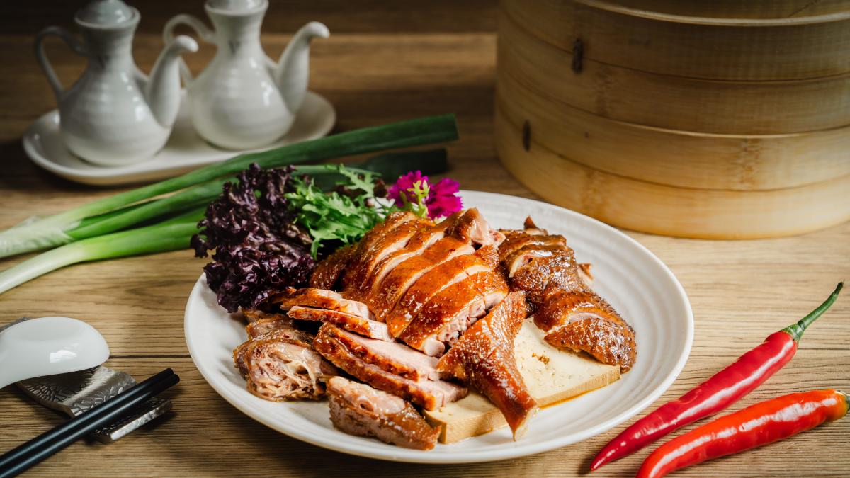 港點控衝了!37道現做港粵佳餚無限享用 賀鴨郎一位難求掀高雄排隊熱潮