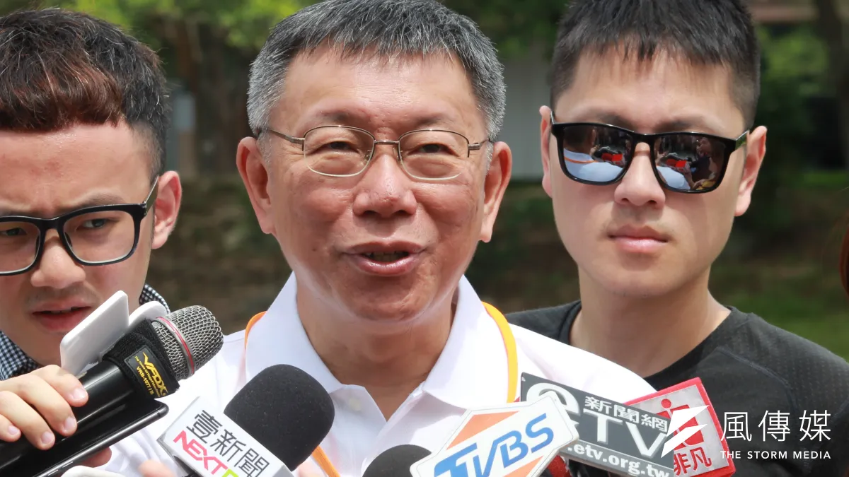 柯文哲隨行秘書戴于文(右)將出任台北市政府副發言人(方炳超攝)