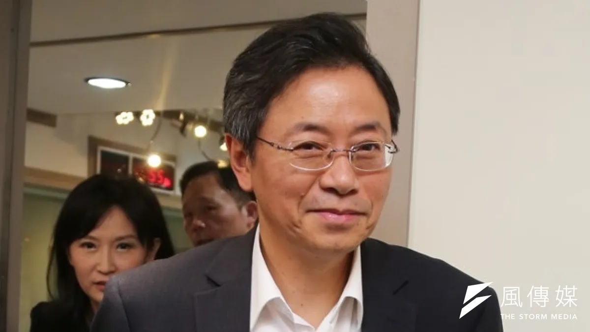 行政院副院長張善政23日接受廣播節目訪問,他表示,針對奶粉售價未隨進口成本下滑而調降,透露政院將約主要業者「喝咖啡」。(余志偉攝)