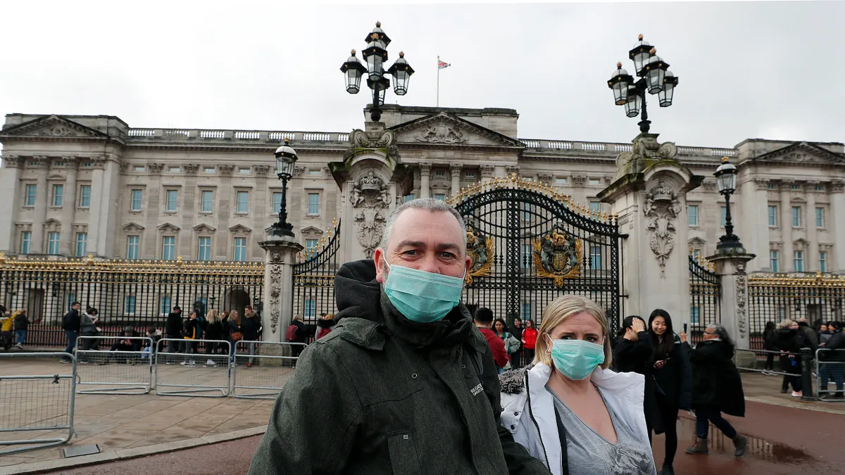 武漢肺炎疫情侵襲英國,當局佛系的「群體免疫」措施引發外界質疑。(資料照,美聯社) 武漢肺炎疫情侵襲英國,當局佛系的「群體免疫」措施引發外界質疑。(資料照,美聯社)