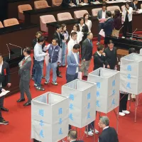 立法院進行監察院人事同意權投票,賴清德總統提名27位監委「團滅」。(蔡親傑攝) 立法院進行監察院人事同意權投票,賴清德總統提名27位監委「團滅」。(蔡親傑攝)